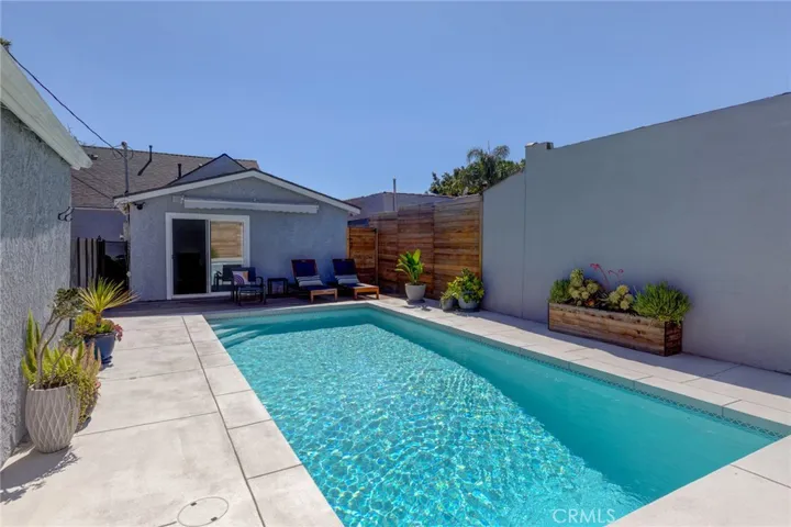 4027 W 60th Street, Los Angeles, California 90043