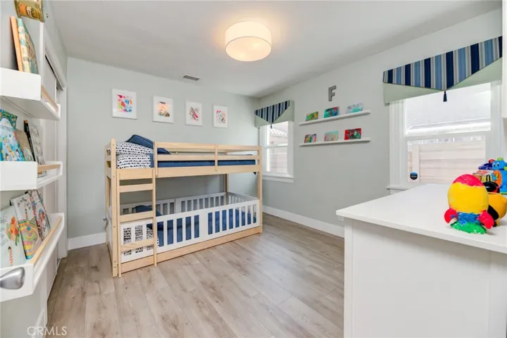 4027 W 60th Street, Los Angeles, California 90043