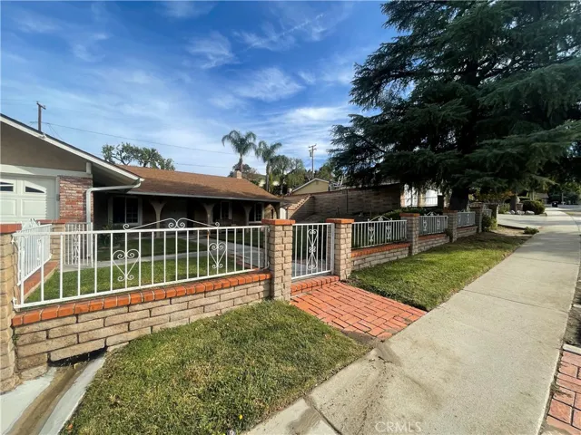 23529 Daisetta Drive, Newhall, California 91321