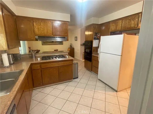23529 Daisetta Drive, Newhall, California 91321