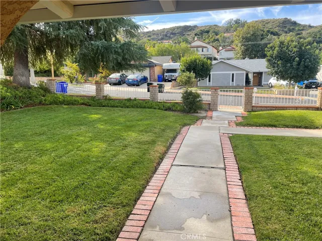 23529 Daisetta Drive, Newhall, California 91321