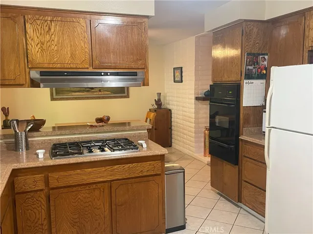 23529 Daisetta Drive, Newhall, California 91321