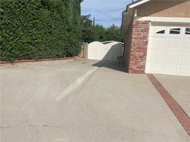 23529 Daisetta Drive, Newhall, California 91321