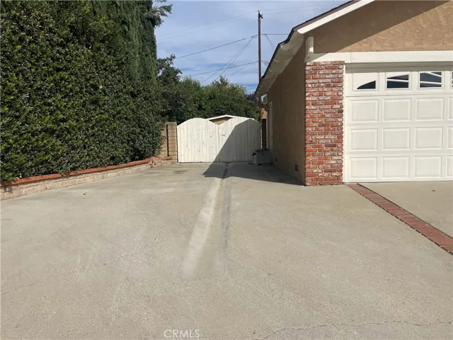 23529 Daisetta Drive, Newhall, California 91321