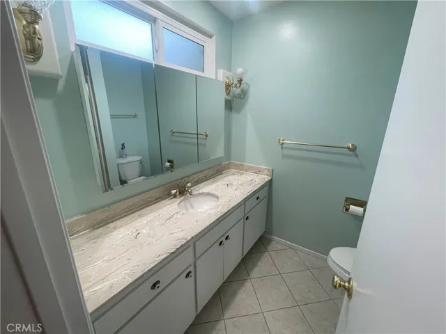 23529 Daisetta Drive, Newhall, California 91321
