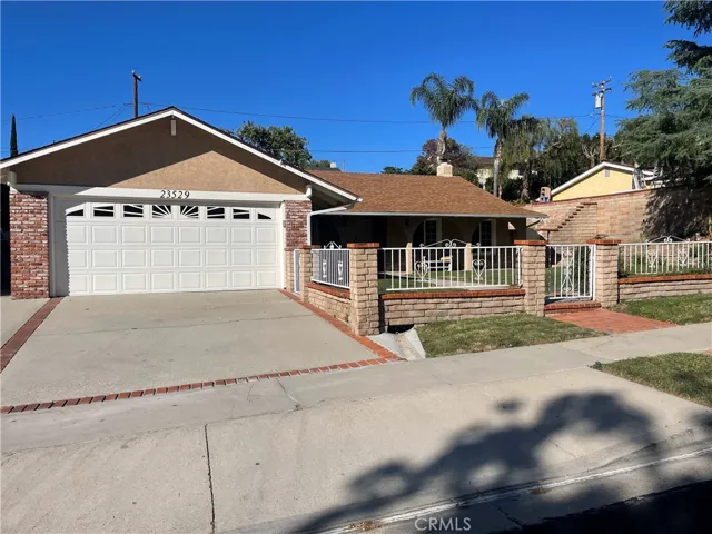 23529 Daisetta Drive, Newhall, California 91321