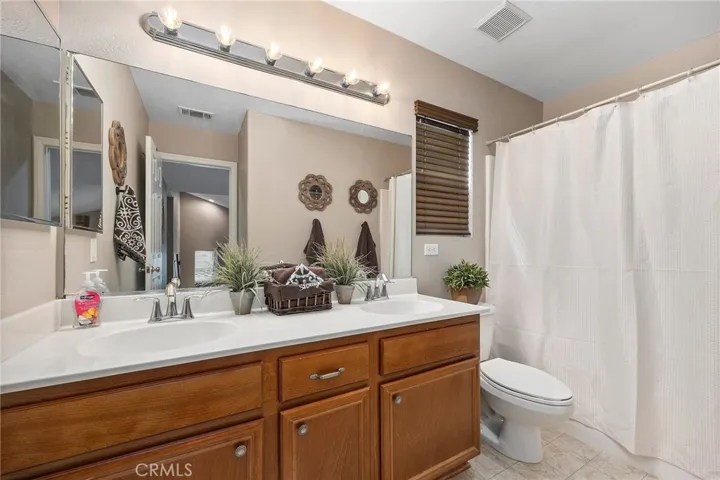 Upstairs Hall Bathroom