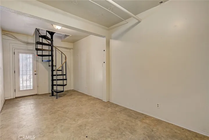 See Virtual Staging-Previous Photo