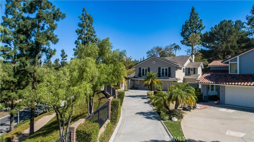 Long inviting driveway.