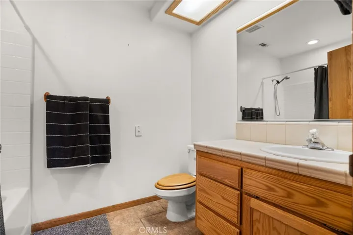 15867 Muscatel Street, Hesperia, California 92345