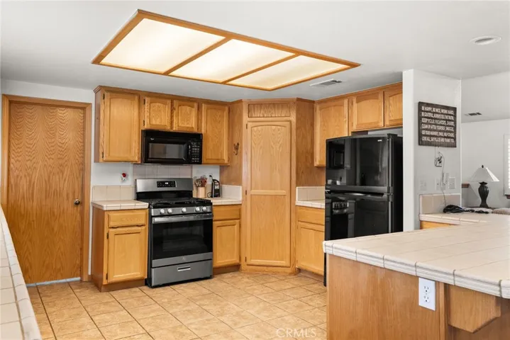 15867 Muscatel Street, Hesperia, California 92345