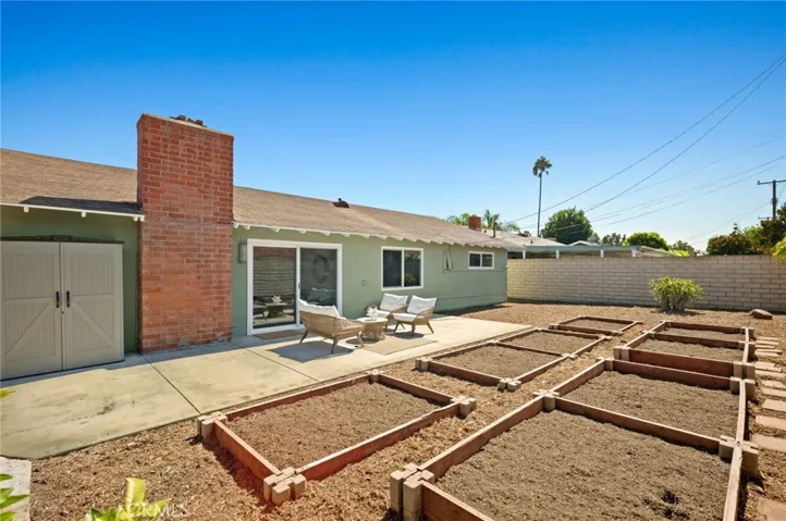 2947 Peppertree Lane, Costa Mesa, California 92626