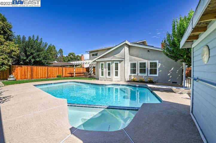 1533 Loganberry Way, Pleasanton, California 94566