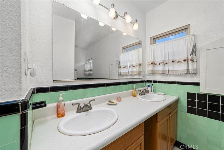 352 Madison Ave, Pomona, California 91767