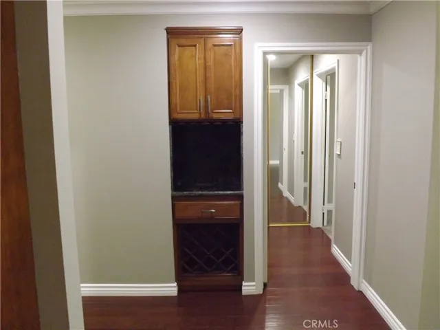 Custom wine niche