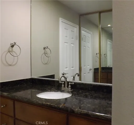Dressing/vanity