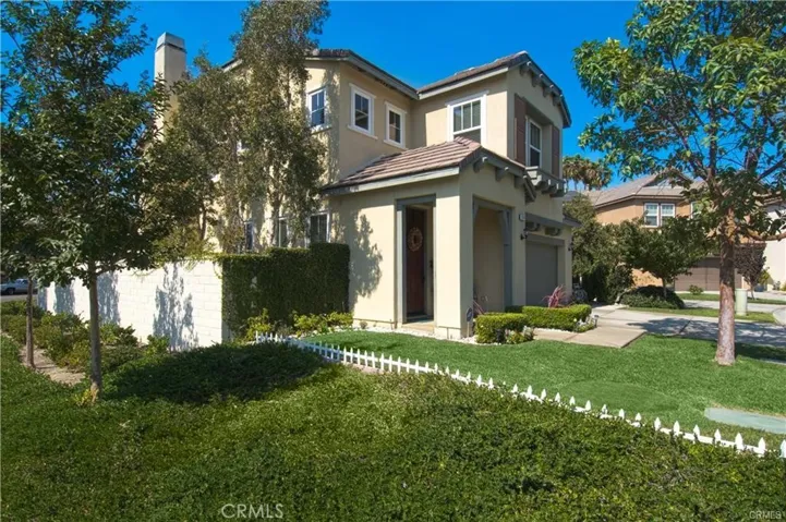 Side of home on corner lot