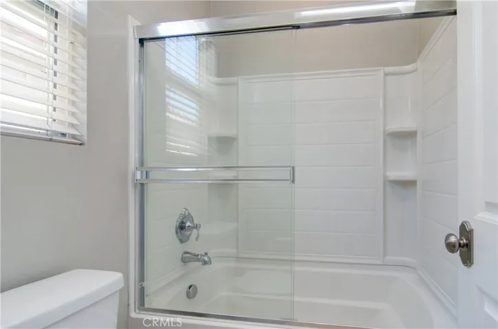 Shower and tub in 2nd bath up