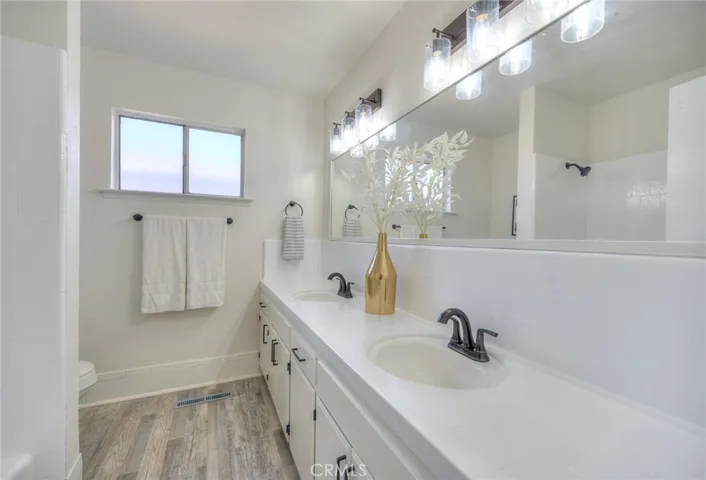 6129 N Colonial Avenue, Fresno, California 93704