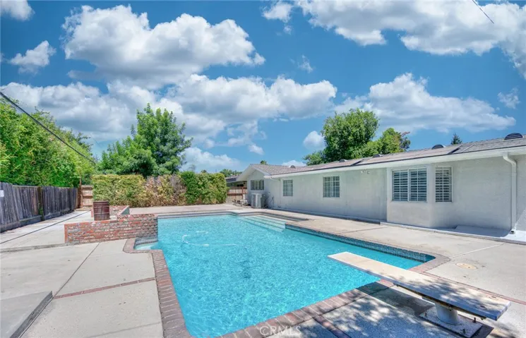 6129 N Colonial Avenue, Fresno, California 93704