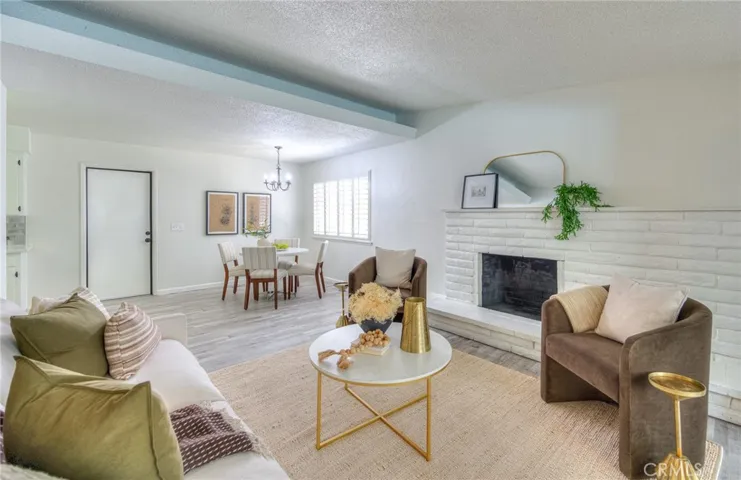 6129 N Colonial Avenue, Fresno, California 93704
