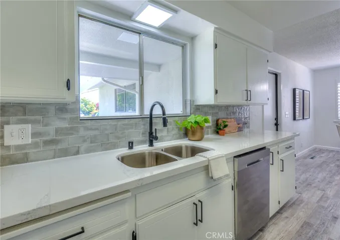 6129 N Colonial Avenue, Fresno, California 93704