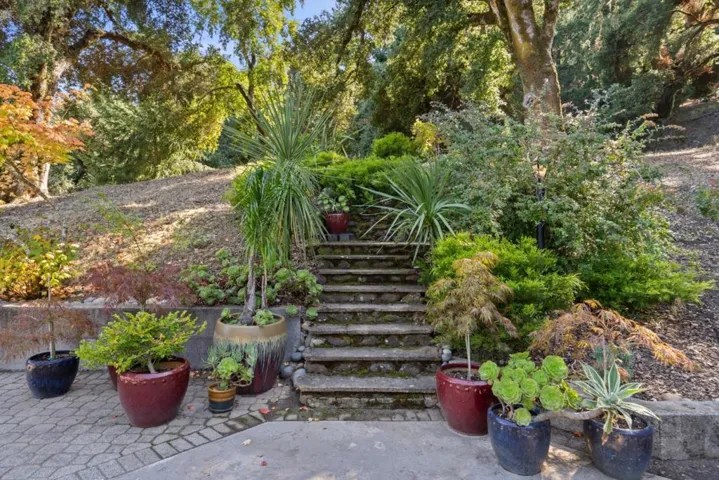 5933 Alpine Road, Portola Valley, California 94028