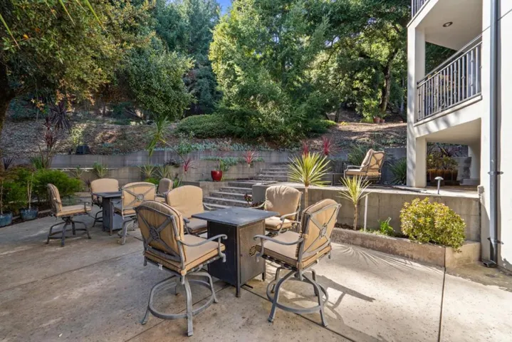 5933 Alpine Road, Portola Valley, California 94028