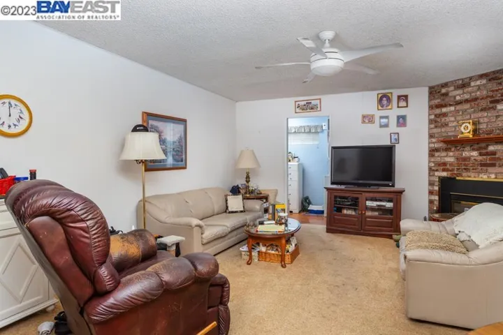 2206 Fairfield Rd, Pleasanton, California 94566