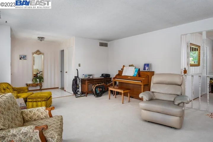 2206 Fairfield Rd, Pleasanton, California 94566