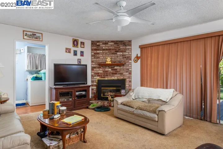 2206 Fairfield Rd, Pleasanton, California 94566