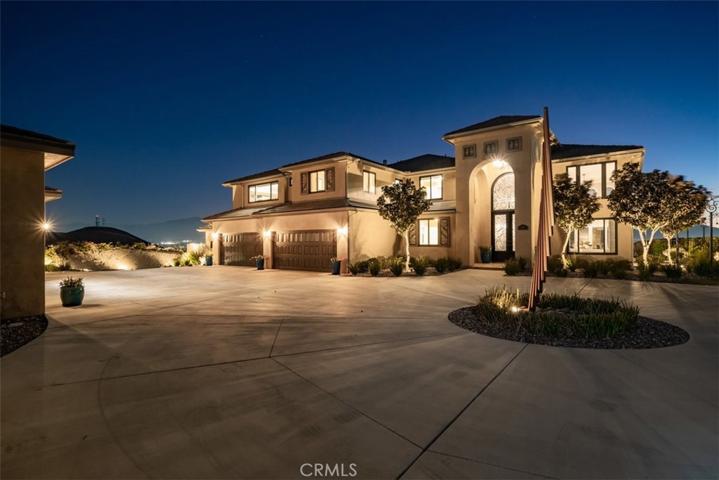 1045 Aquino Circle, Corona, California 92879