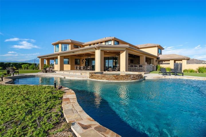 1045 Aquino Circle, Corona, California 92879