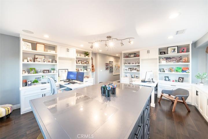 1045 Aquino Circle, Corona, California 92879