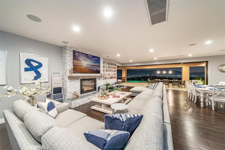 1045 Aquino Circle, Corona, California 92879