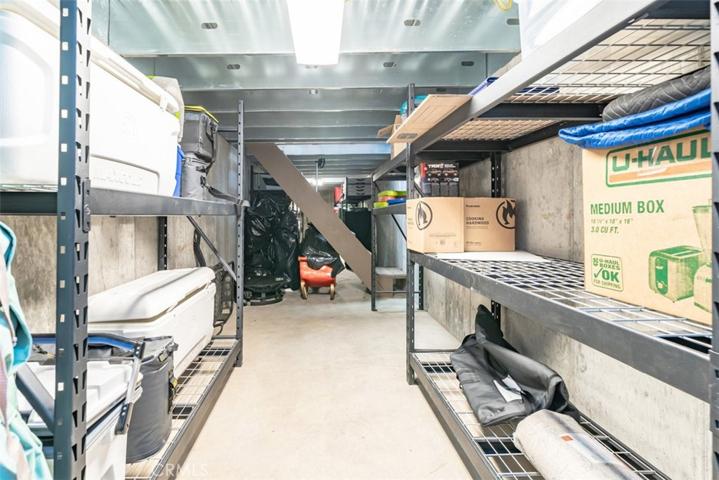 Bunker/storage