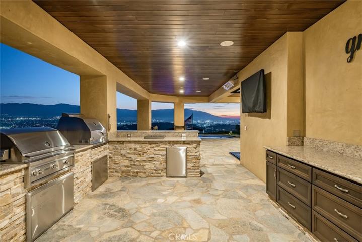 1045 Aquino Circle, Corona, California 92879