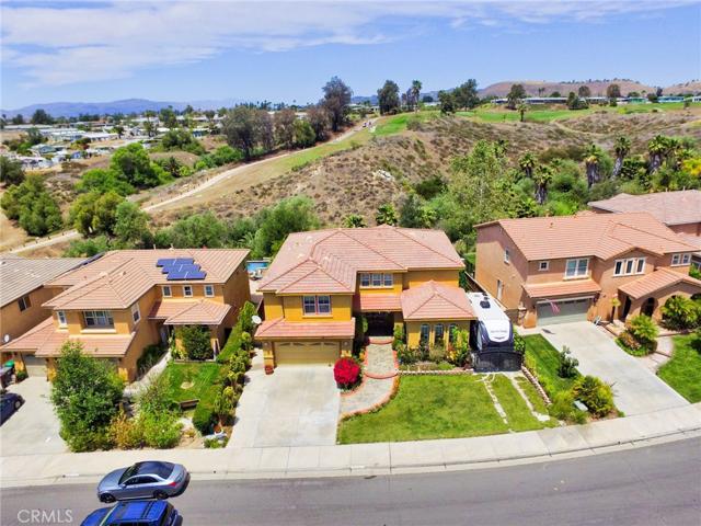 Welcome home to 38621 CLEARBROOK!