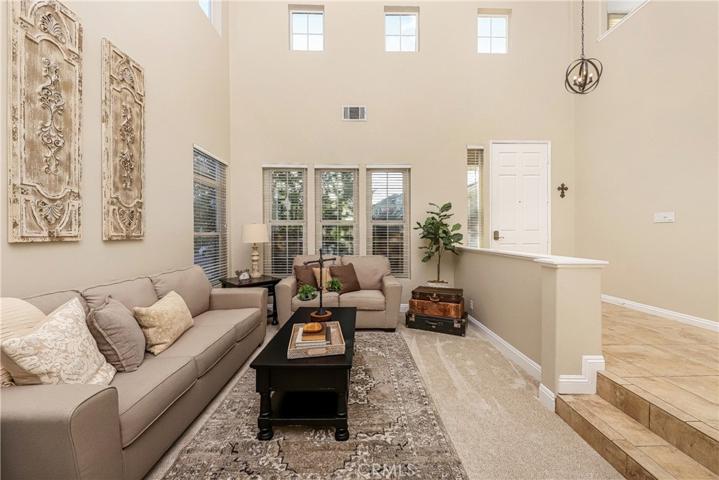Entry & formal livingroom