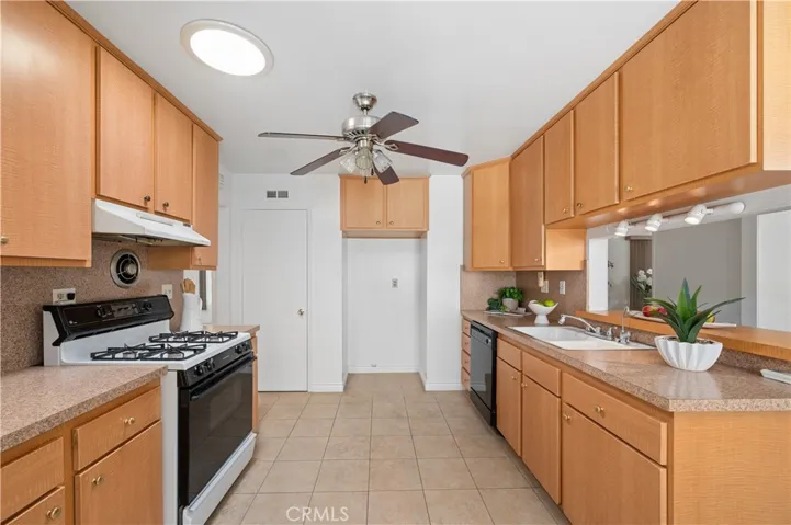 9252 Greenwich Lane, Anaheim, California 92804