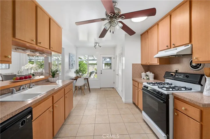 9252 Greenwich Lane, Anaheim, California 92804