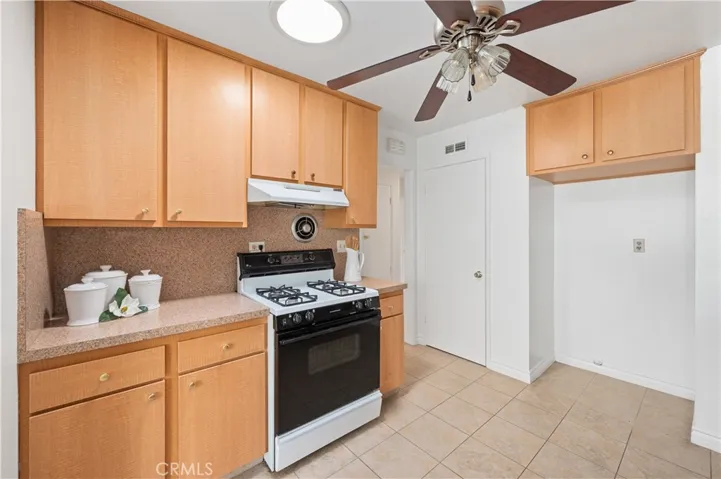 9252 Greenwich Lane, Anaheim, California 92804