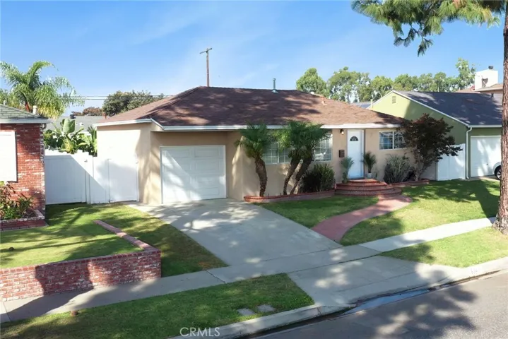 5341 Premiere Avenue, Lakewood, California 90712