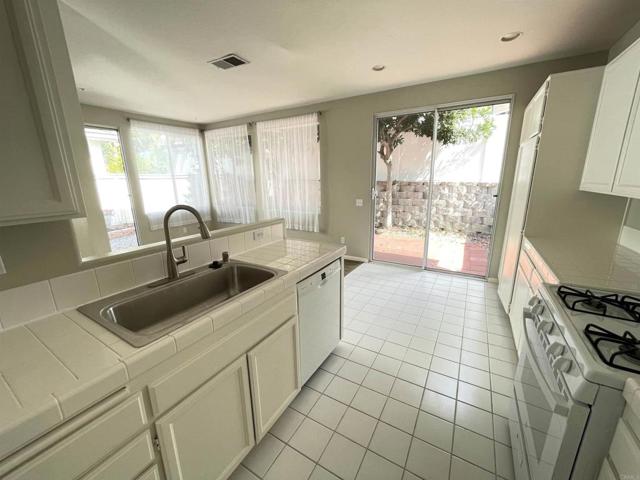 1927 Intrepid Way, Vista, California 92081