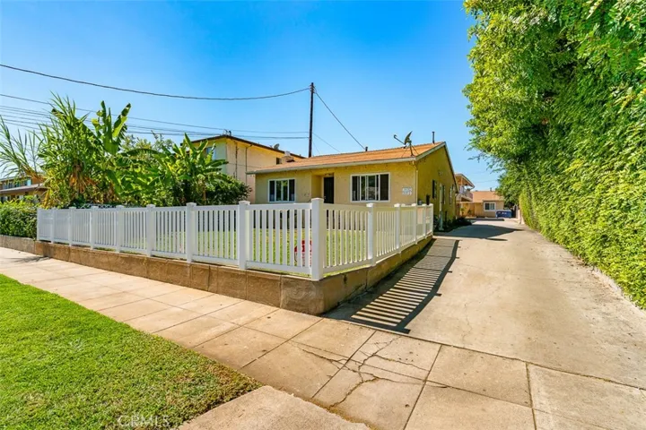 913-915 Edith Avenue, Alhambra, California 91803