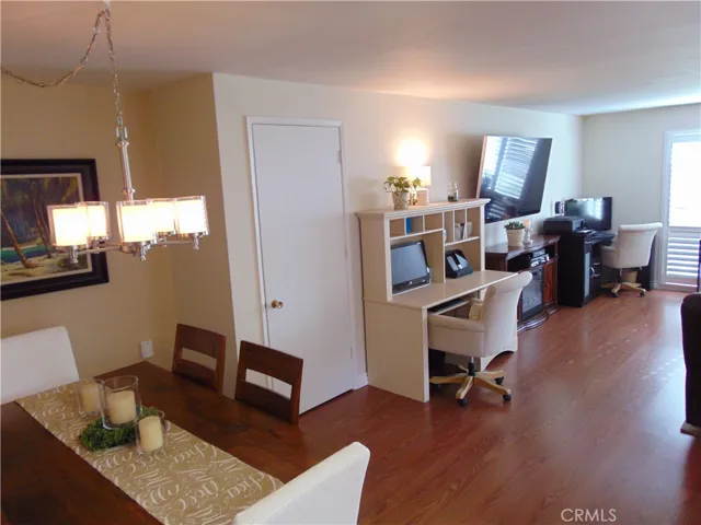 Smooth ceilings, custom fixtures.