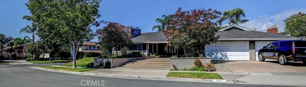 1321 Hampshire Circle, Newport Beach, California 92660