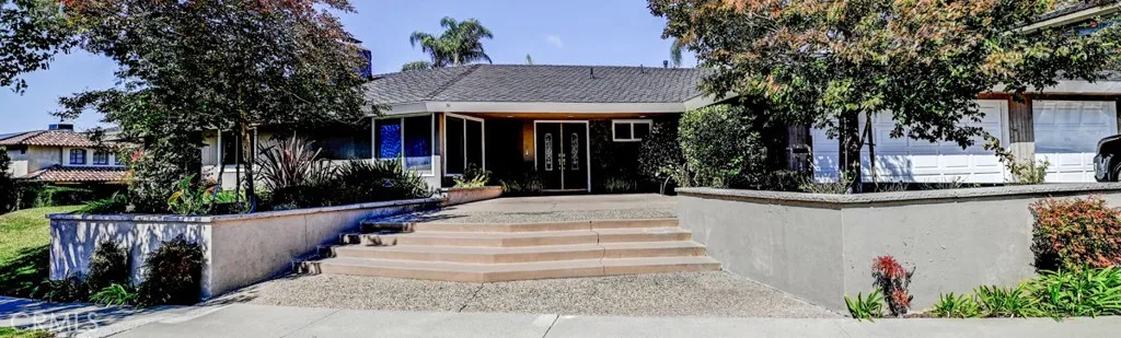 1321 Hampshire Circle, Newport Beach, California 92660