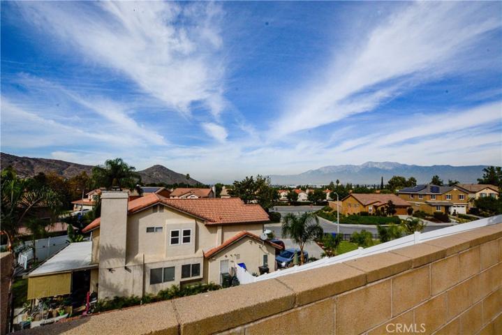 11896 Briarcliff Avenue, Fontana, California 92337