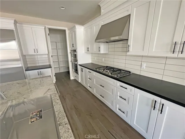 2476 Rondell, Camarillo, California 93012